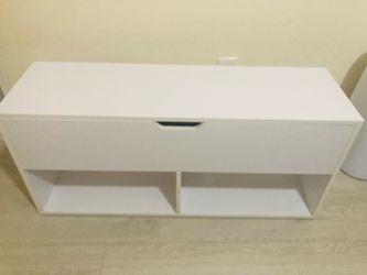 Entryway shoe bench