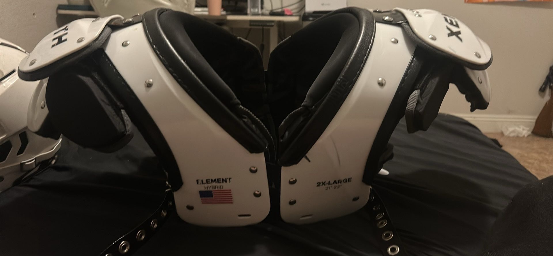 Xenith Shoulder Pads 