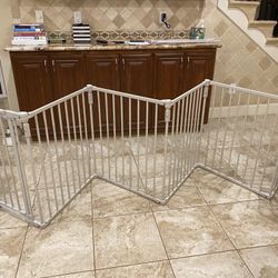 Play Pen by North States with Gate