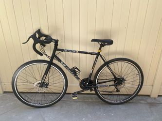 Kent 700 C dirt runner gravel bicycle
