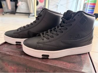 Size 8 female Fila high tops