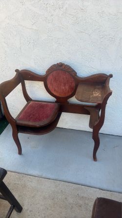Antique gossip chair