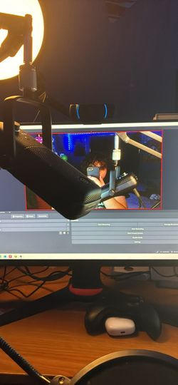 Elgato + Logitech Camera/Microphone Bundle | Content Creator Pack