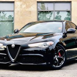 2018 Alfa Romeo Giulia w/ Red interior