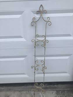 Metal Plate Or Frame Holder
