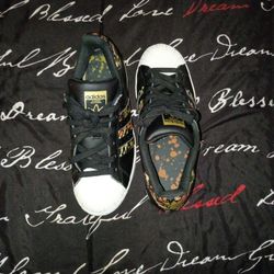 Used Adidas Shoes Sz 6 Pickup Only In Good Shape..
