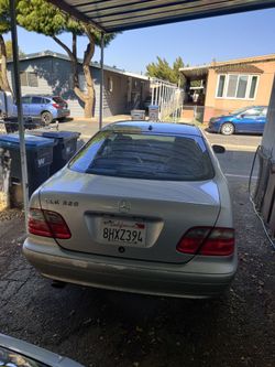 Mercedes Benz clk 320 year 2002