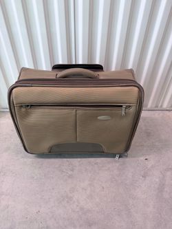 Travel luggage - maleta de viaje