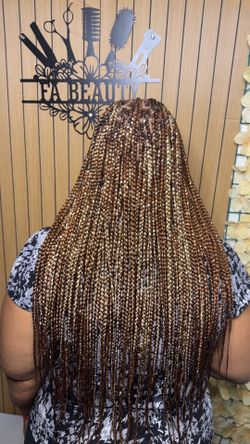 Medium knotless