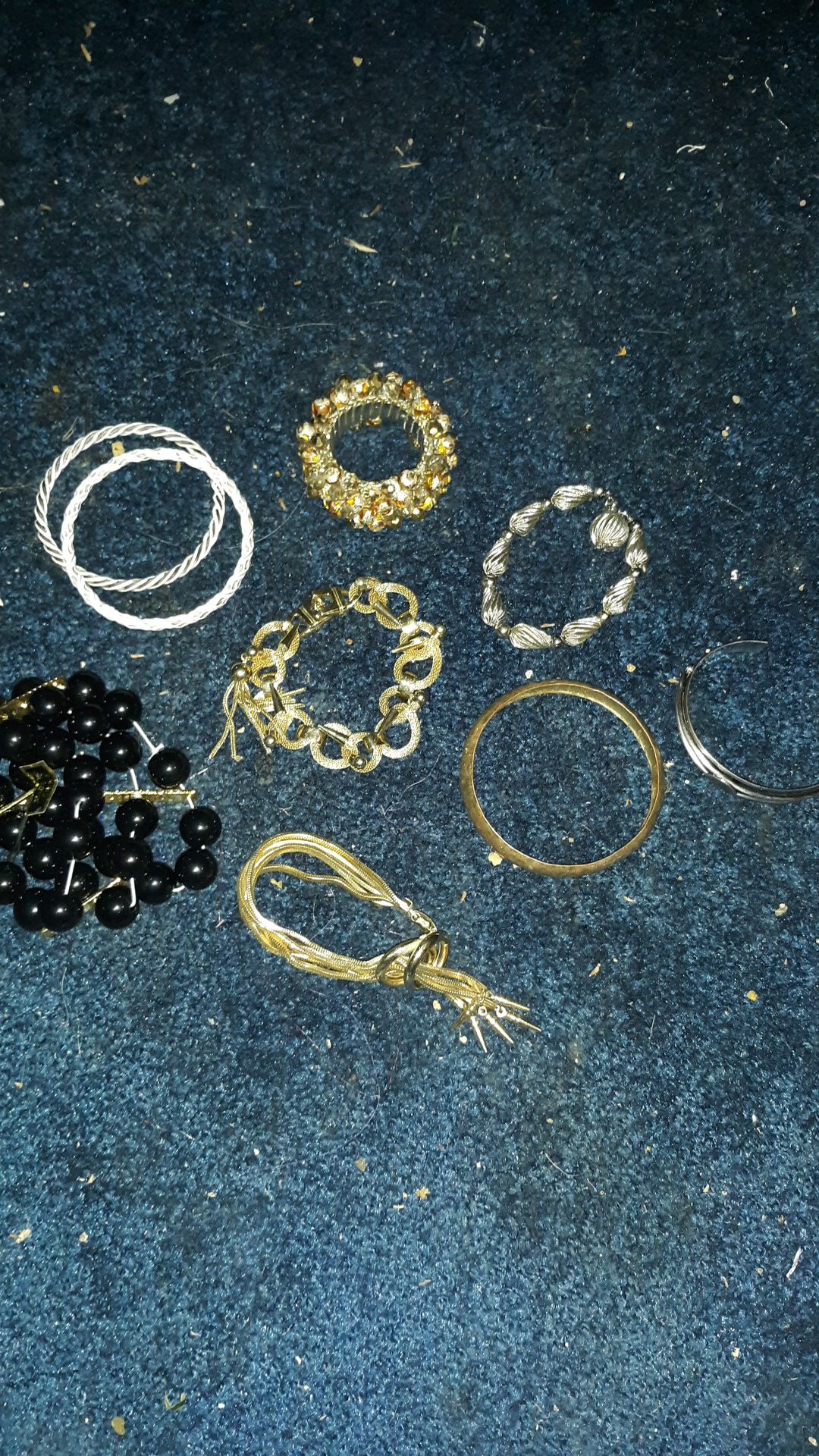 Vintage costume jewerly bracelets lot of 9----40$ must take all