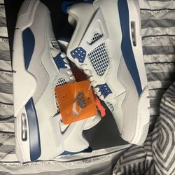 Jordan 4 Military Blue Size 10.5