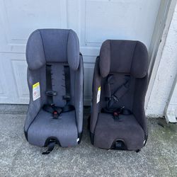 2 Narrow Clek Car Seats
