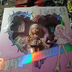 Karol G Bratz