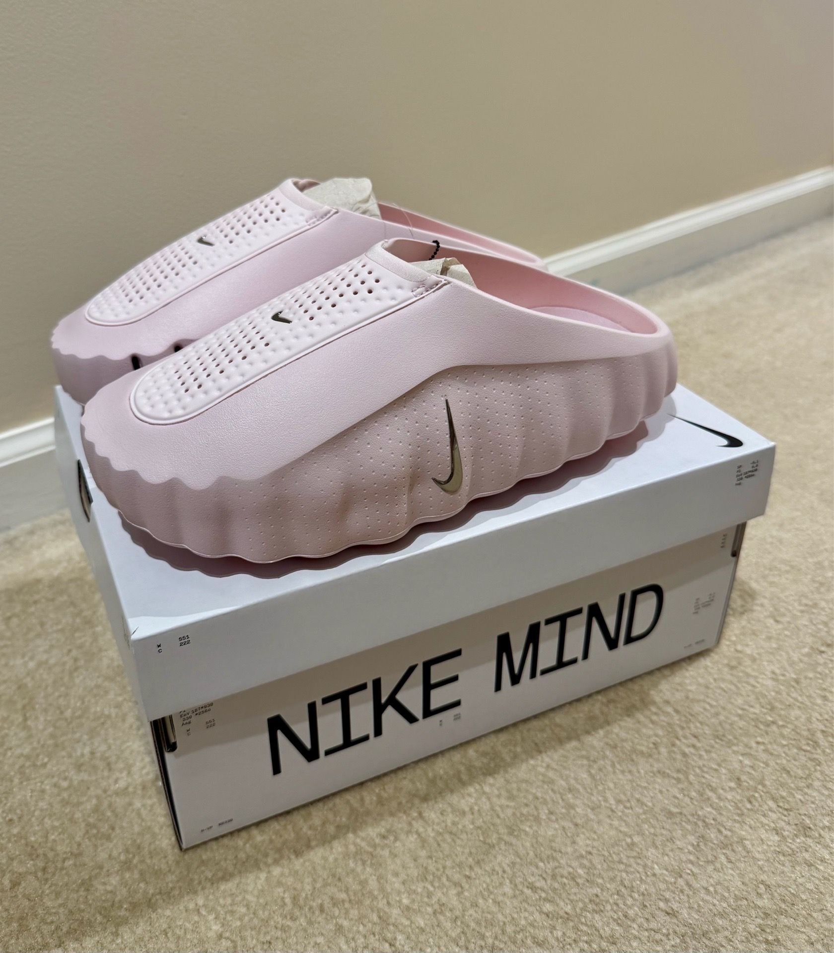 DS Nike Mind 001 “Light Pink” size 11w/9.5m