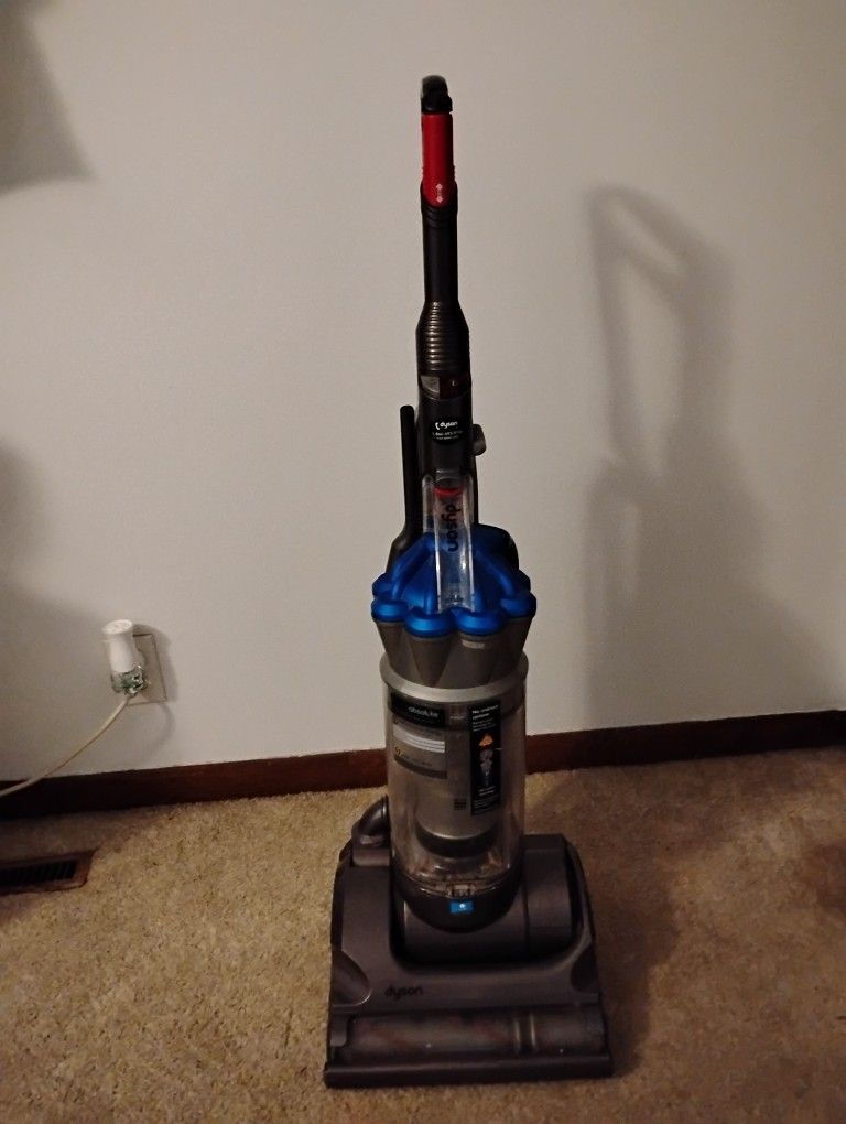 Dyson Vacuum In Excellent Condition,Cleaned& Serviced 