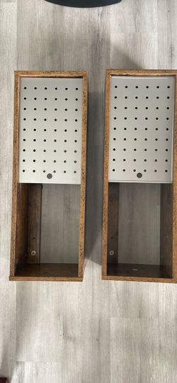 Floating shelves