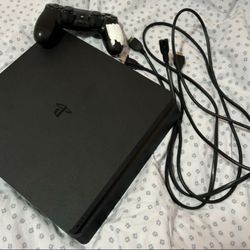 PS4 Slim 