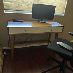 Work Desk 