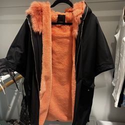 Pinko Designer Jacket – Elegant Black with Luxurious Pink Fur Trim, Like New