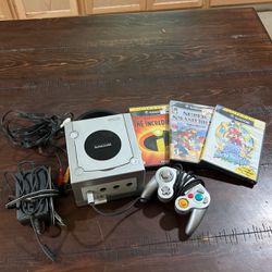 Game Cube  With Free Games