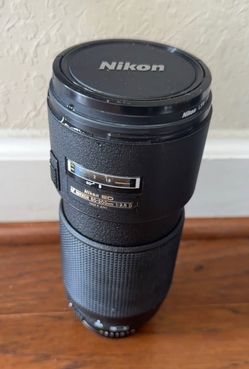 Nikon ED AF Micro Mikkor 80-200mm 1:2.8 lens