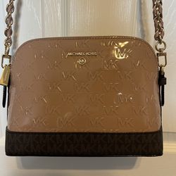 Michael Kors Signature Jet Set Charm Large Dome Crossbody for Sale in  Abilene, TX - OfferUp