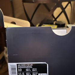 Air Force 1 lv8 size 10