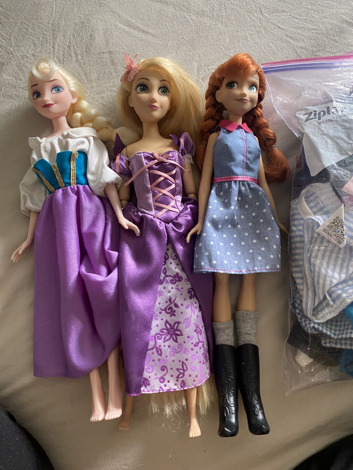 Barbie Elsa Anna And Rapunzel 