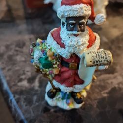 7 Miniature Santas  10 Each Or 40 Set