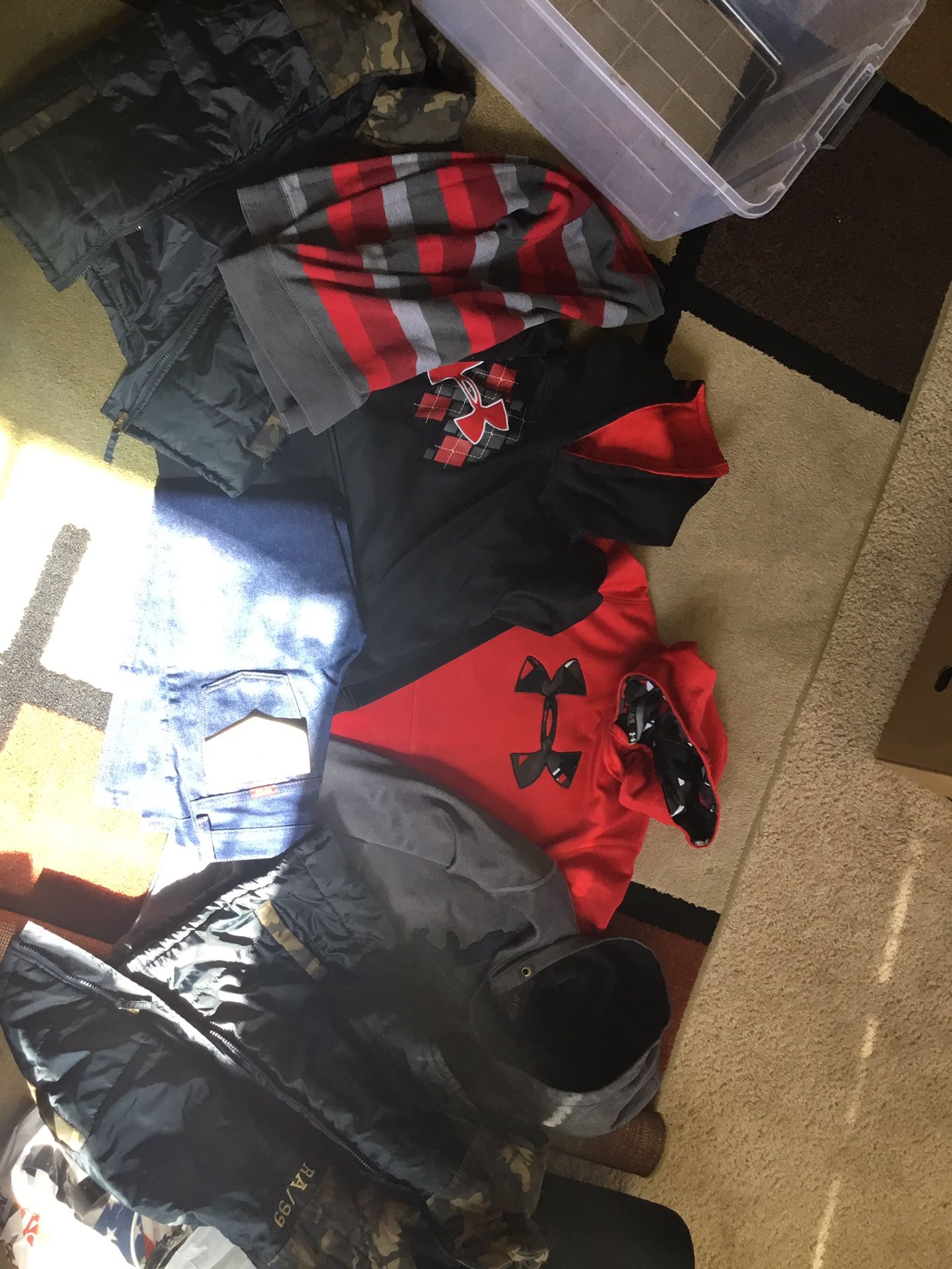 Boys sweater ylg and beanies under armor American eagle puma Jordan