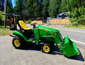 2019 John Deere 1025 Farm Tractor - Factory Upgraded 120 Quick Attach Loader