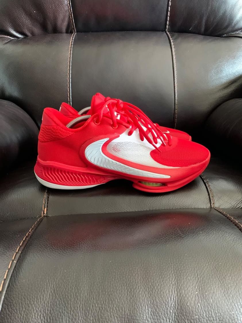 Freak 4 University Red