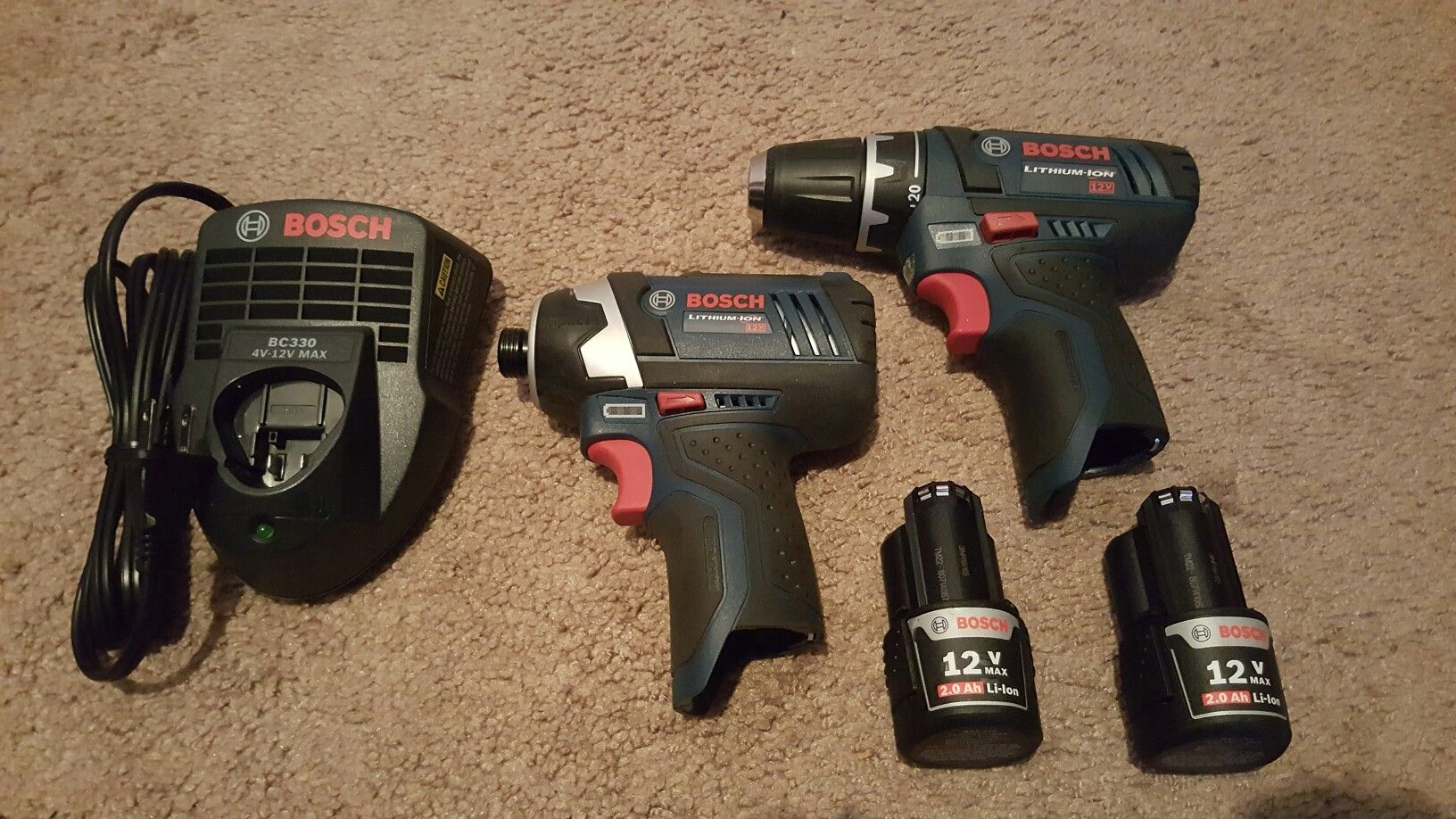 Bosch 12v drill+impact+2 batteries+carry case