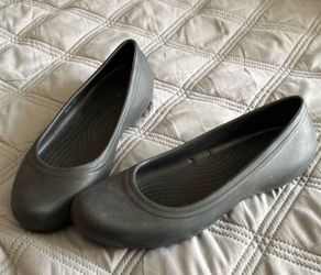 Black crocs flats women’s size 11