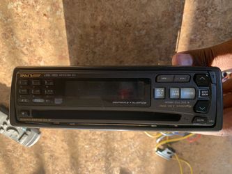 Alpine CD Receiver W/remote & Case Detach Face