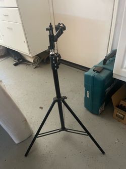 Camera mount tripod