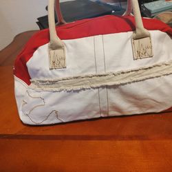 NEW VINTAGE BRAND -( TRUE RELIGION).       PICK ⛏️ UP ONLY