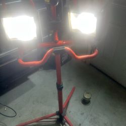 Craftsman tripod light