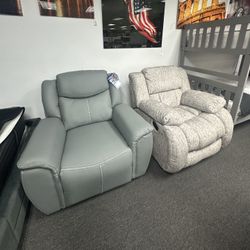🎊Liquidation Sale 🚚 Modern Recliners!!