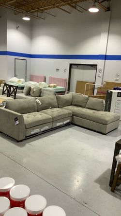Sectional w power footrest $850
