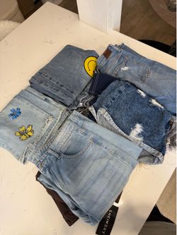 Lot of jeans (mostly size M)