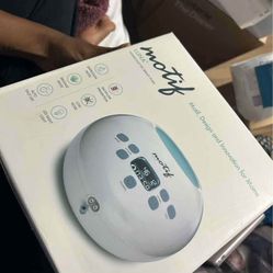 Motif breast pump