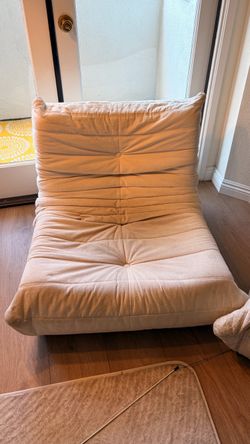 FLOOR SOFA - MOVING ASAP