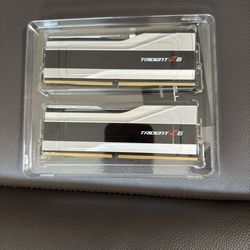 G.SKILL Trident Z5 32GB (2x16GB) DDR5-6400 CL32 RAM – New/Unused