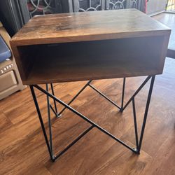 corner table