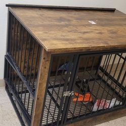 Woodgrand dog Cage.
