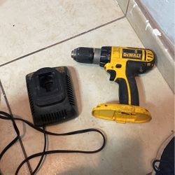 De Walt Hammer Drill + Charger 