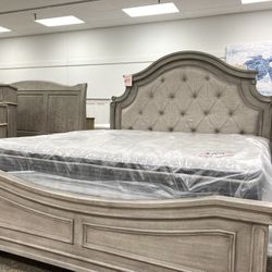 New King Bed 🔥🔥 IN STOCK 