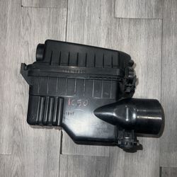 2011 2016 HYUNDAI ELANTRA 1.8L AIR CLEANER INTAKE BOX 28110-3X300 OEM 252252