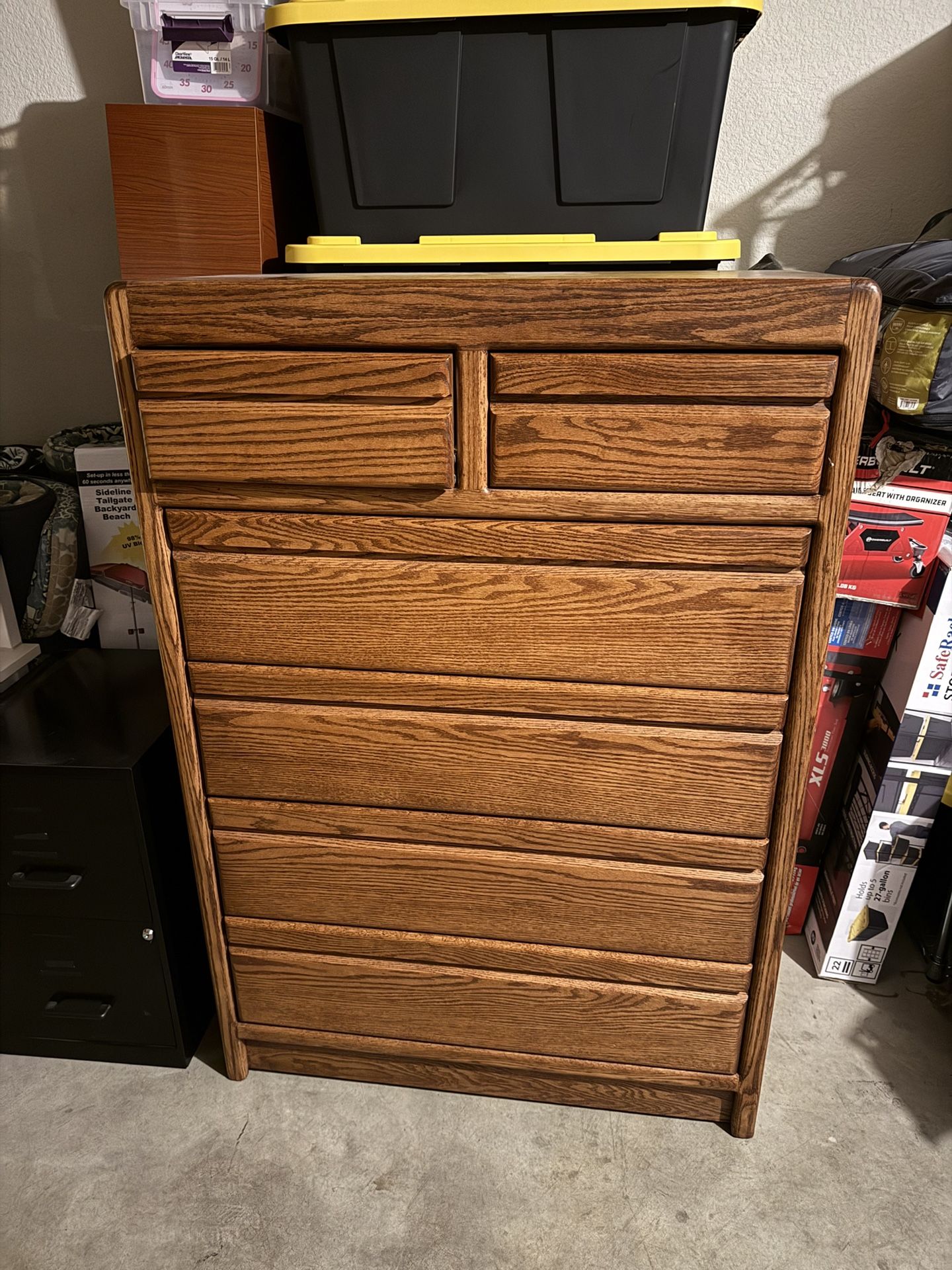 Dresser/chest, Night Stands, Tv, Keyboard/piano
